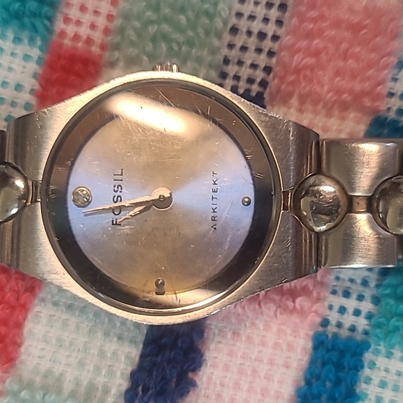 GUC Fossil Arkitekt watch with blue face with new battery placed yesterday. - Picture 2 of 4